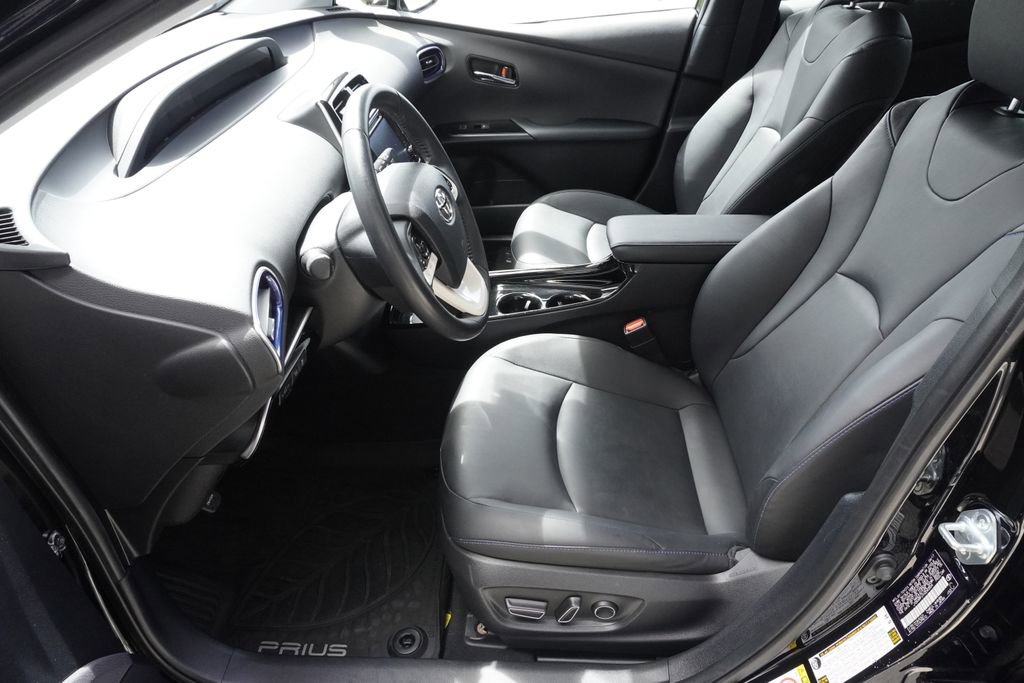Used 2017 Toyota Prius Four Touring w/ Premium Convenience Package image 19