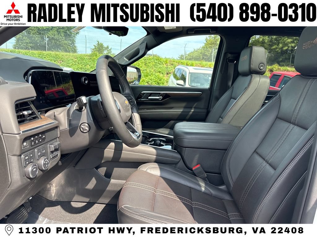 Used 2025 Chevrolet Tahoe High Country w/ Sun And Tow Package AWD/4WD image 3