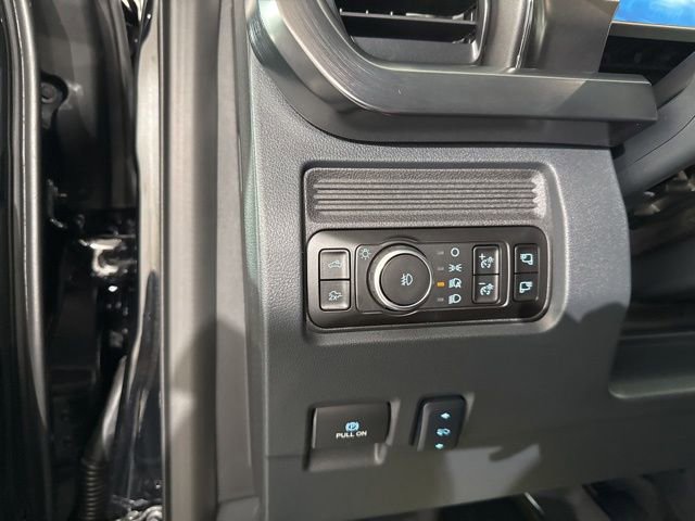 New 2026 Ford F250 Lariat w/ Black Appearance Package AWD/4WD image 22