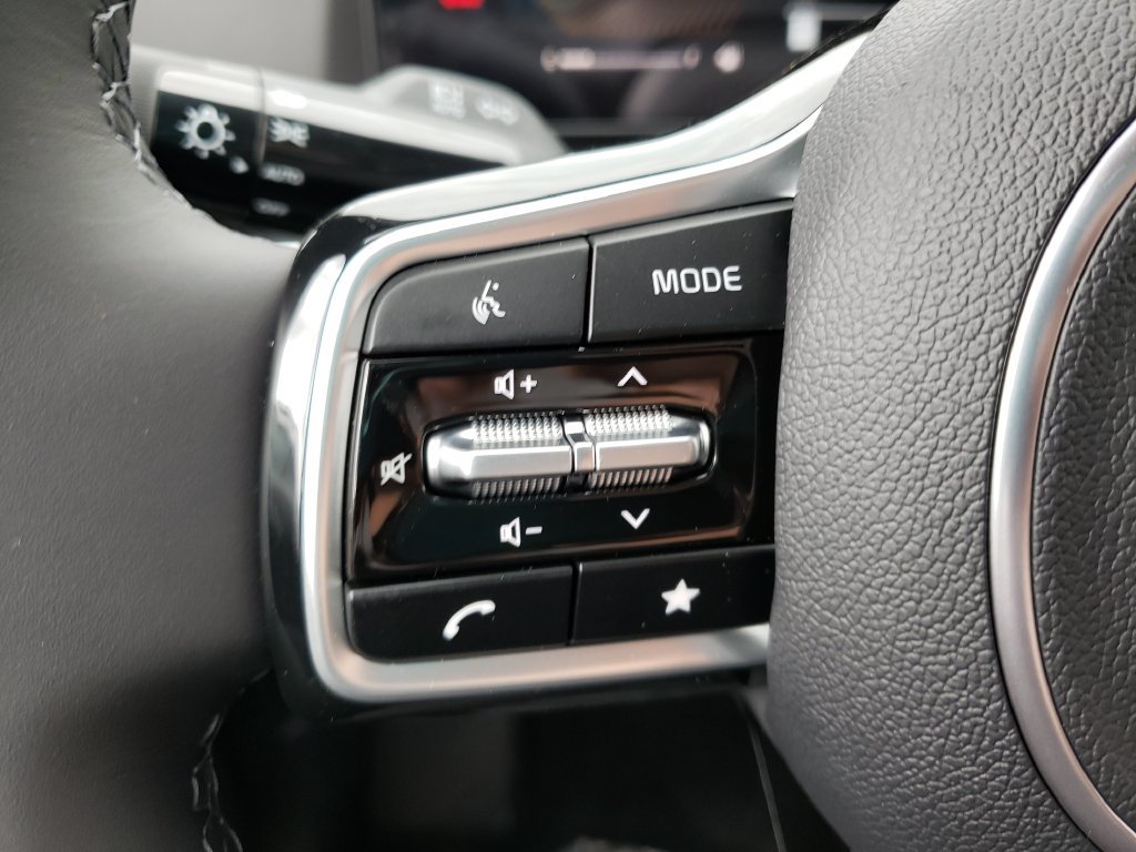 New 2026 Kia Carnival FWD image 12