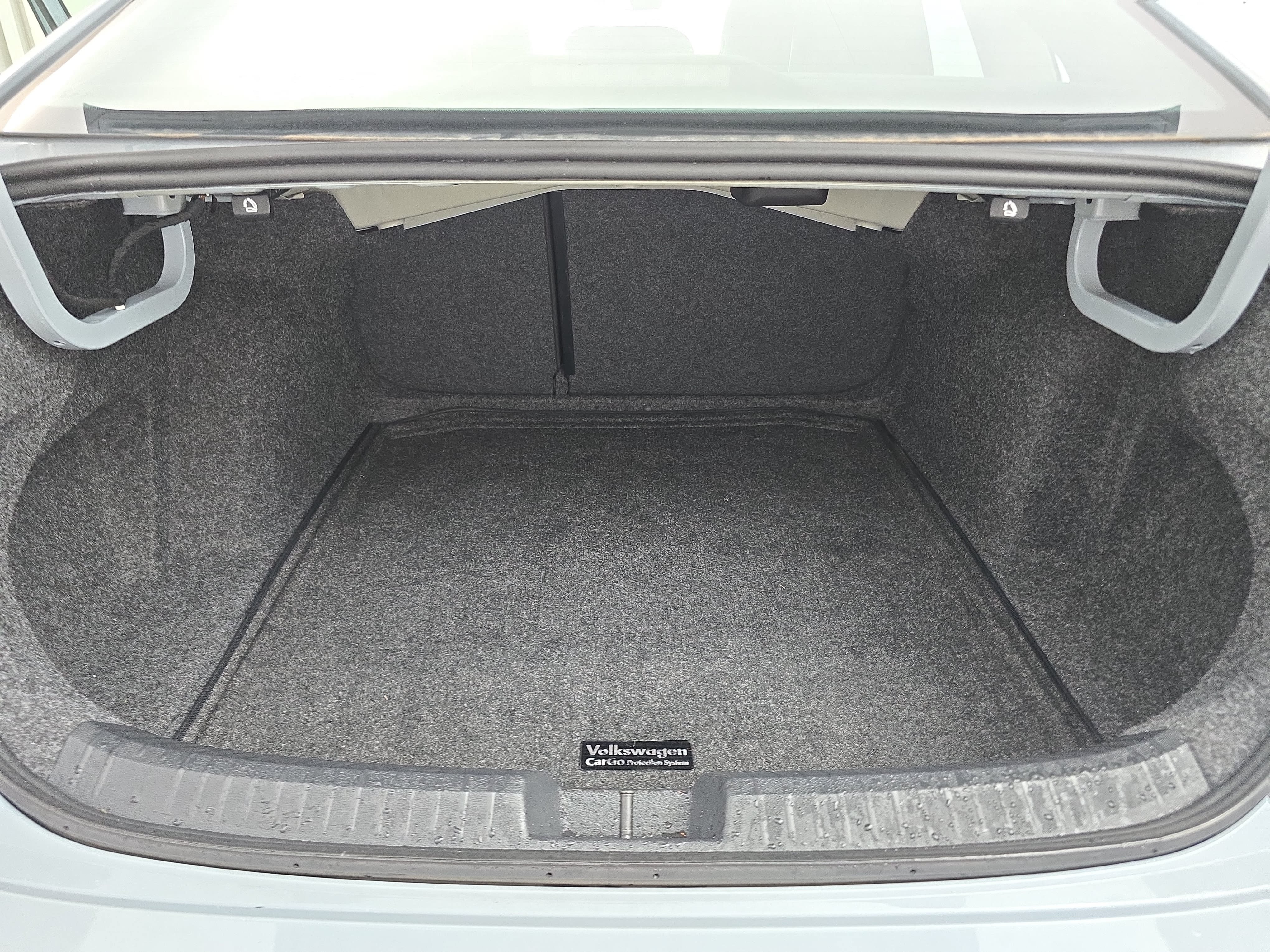 Certified 2025 Volkswagen Jetta SE FWD image 12