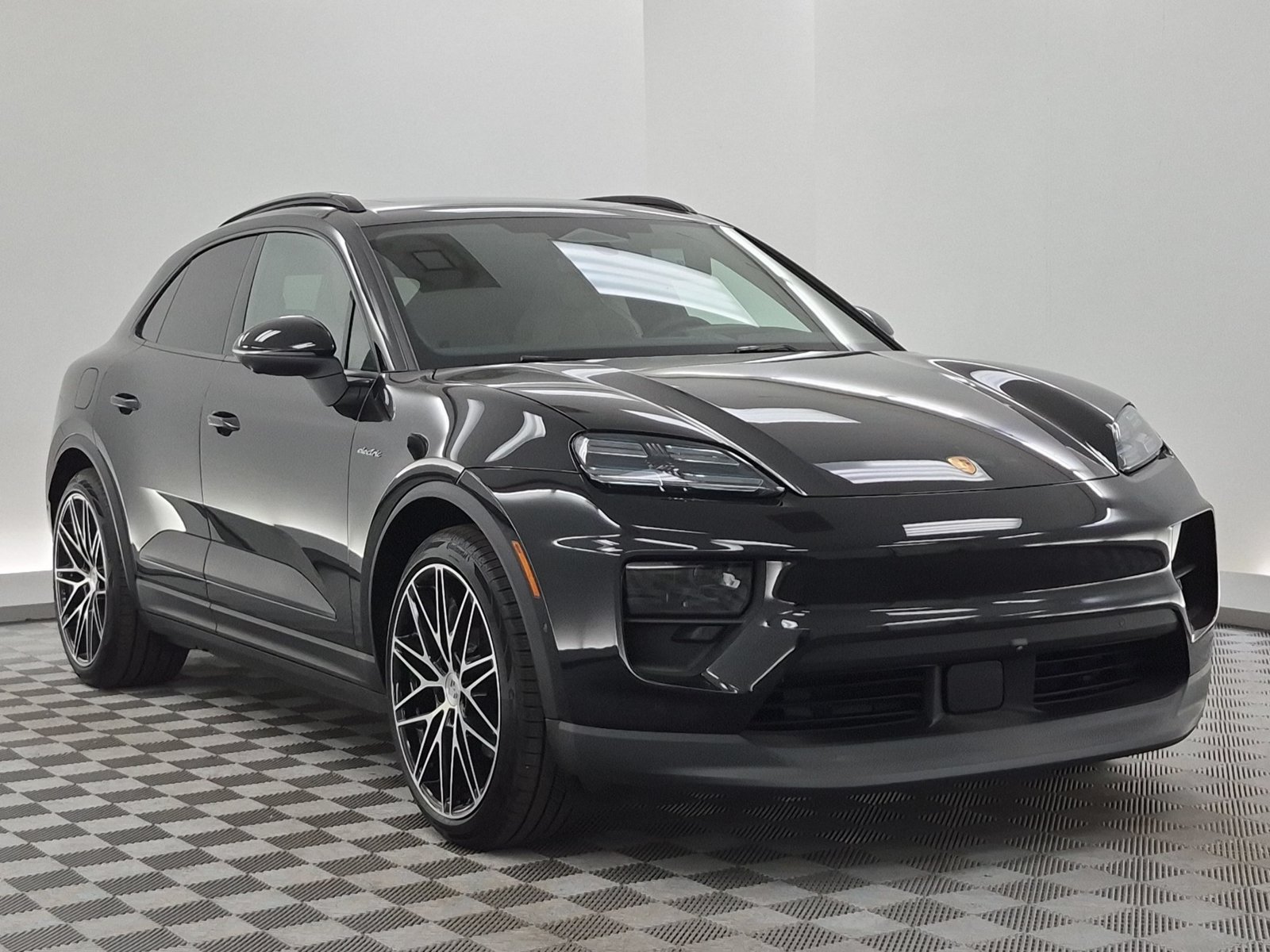 New 2026 Porsche Macan 4 Electric AWD/4WD image 8