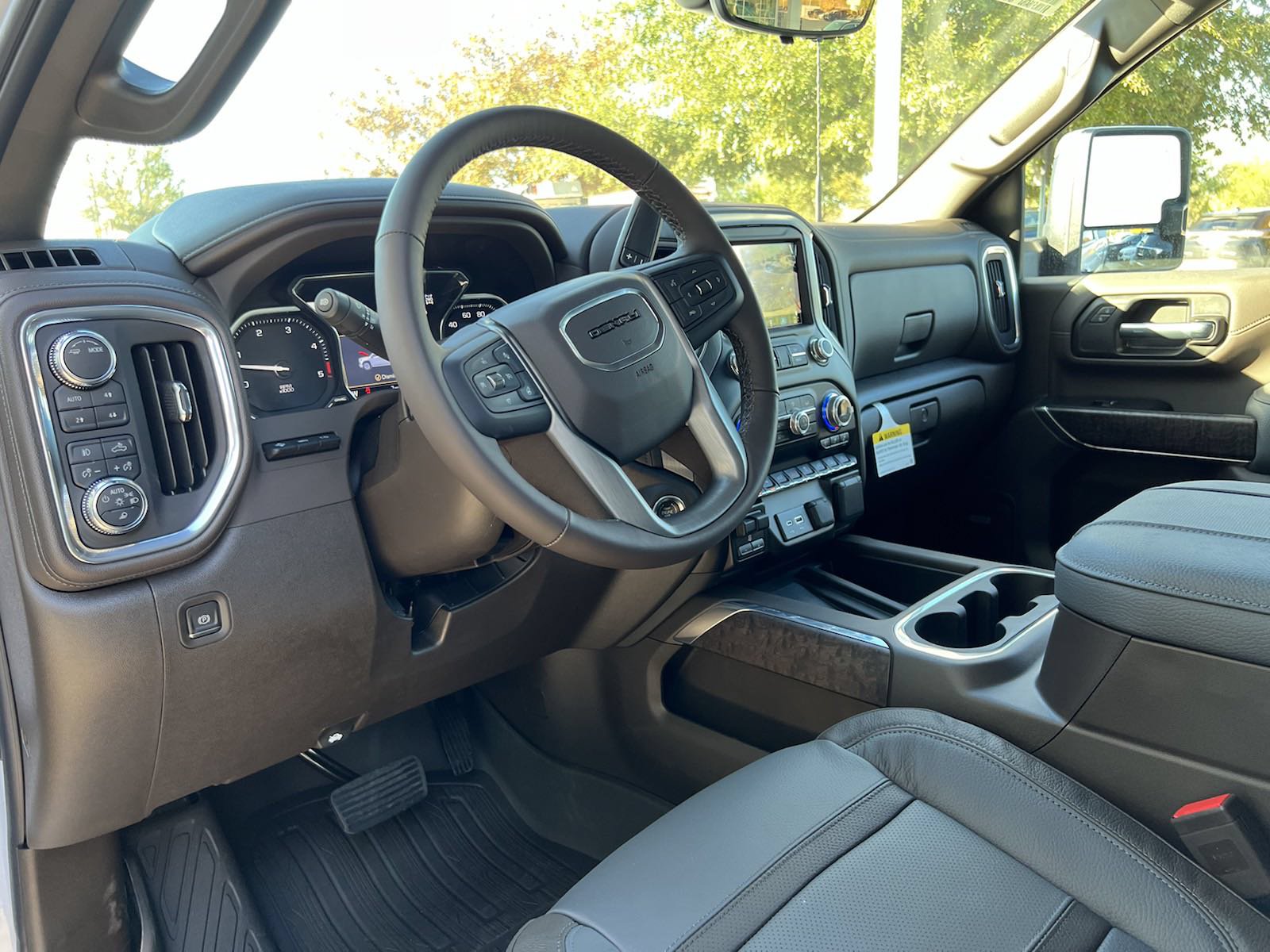New 2023 GMC Sierra 3500 Denali w/ Denali Ultimate Package AWD/4WD image 9
