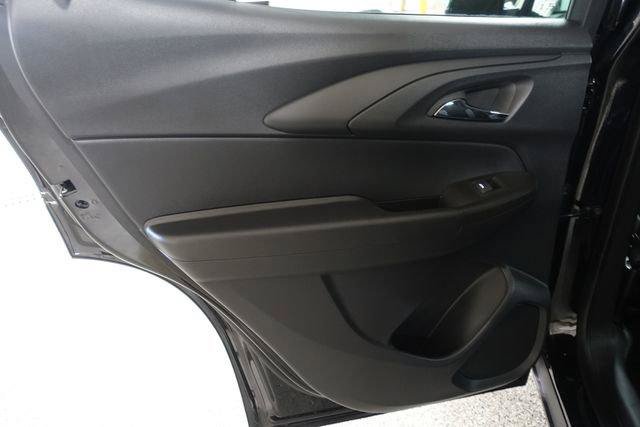 New 2026 Chevrolet TrailBlazer LT w/ LT Cold Weather Package FWD image 17