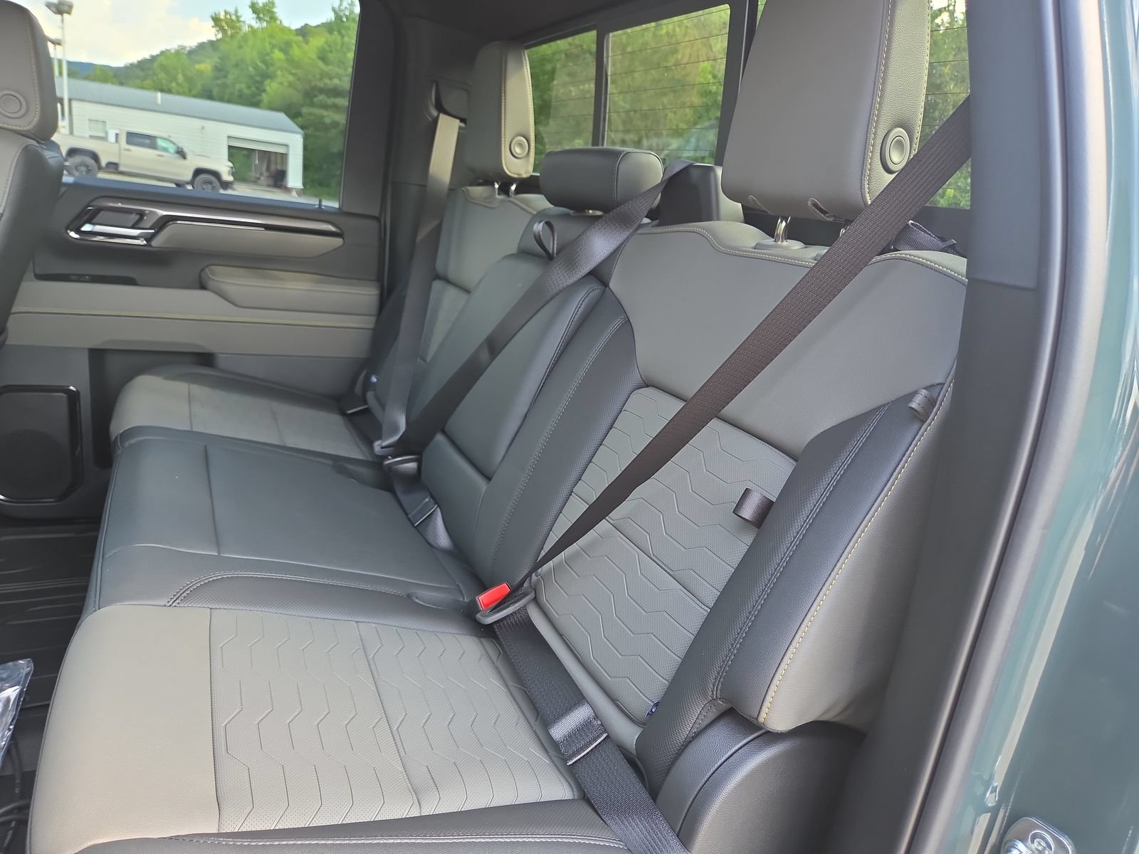 New 2026 Chevrolet Silverado 2500 ZR2 w/ LPO, Dark Essentials Package AWD/4WD image 25