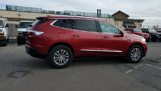 Used 2024 Buick Enclave Premium image 9