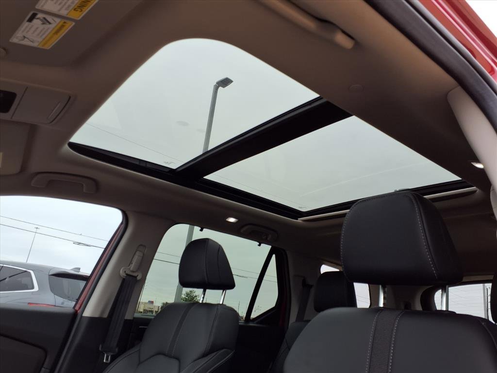 Used 2025 Honda Pilot Touring image 14