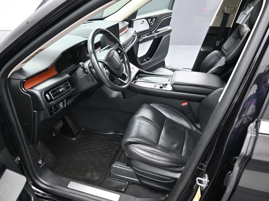 Used 2023 Lincoln Aviator Reserve w/ Equipment Group 201A image 11
