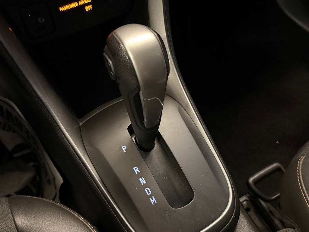 Used 2018 Chevrolet Trax LT w/ LT Convenience Package FWD image 16