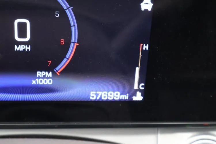 Used 2025 Chevrolet Trax LT FWD image 29