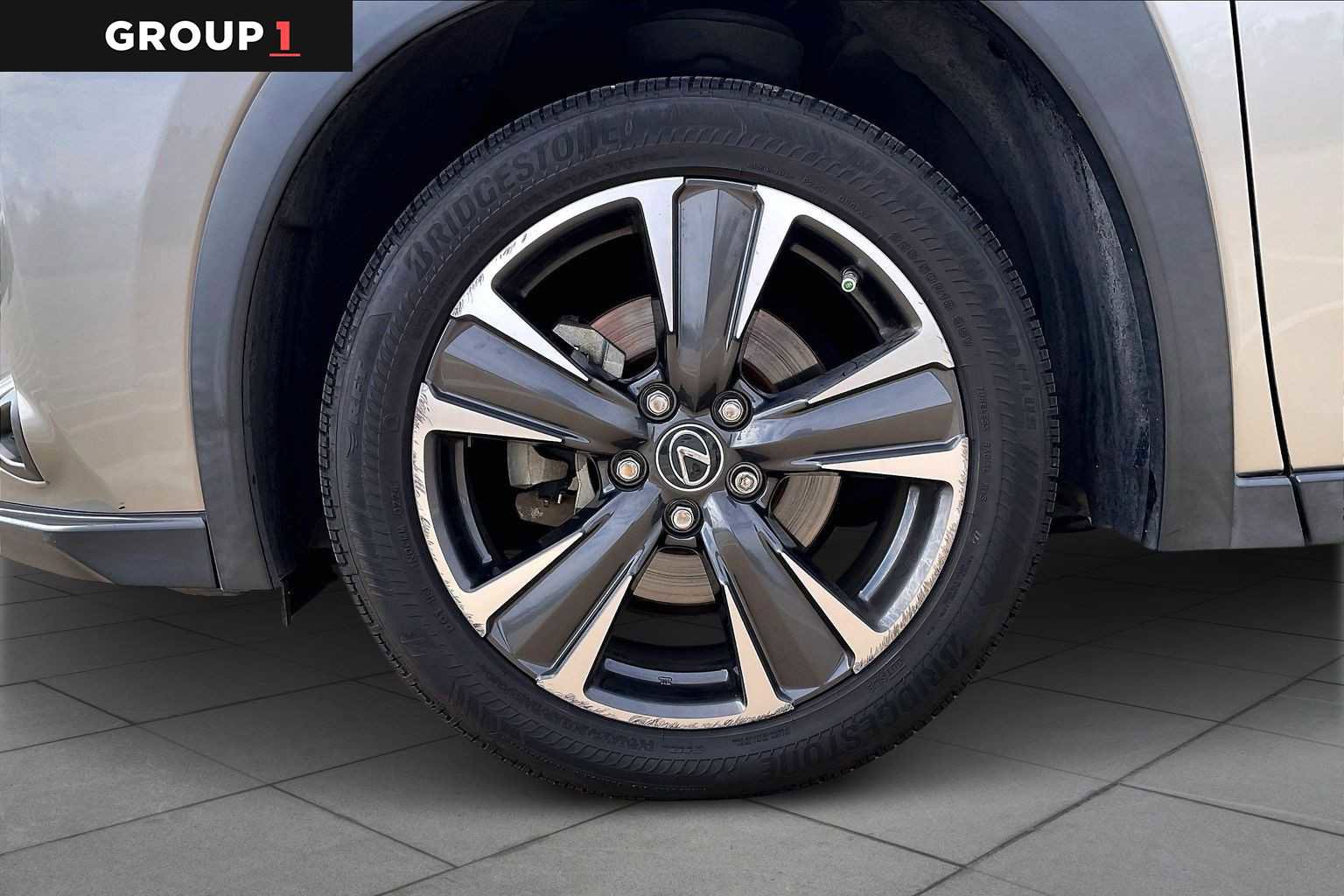 Used 2020 Lexus UX 200 w/ Premium Package image 9