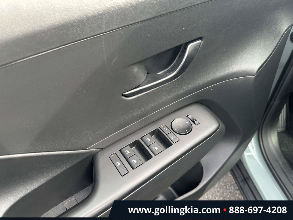Used 2025 Hyundai Kona SEL AWD/4WD image 15