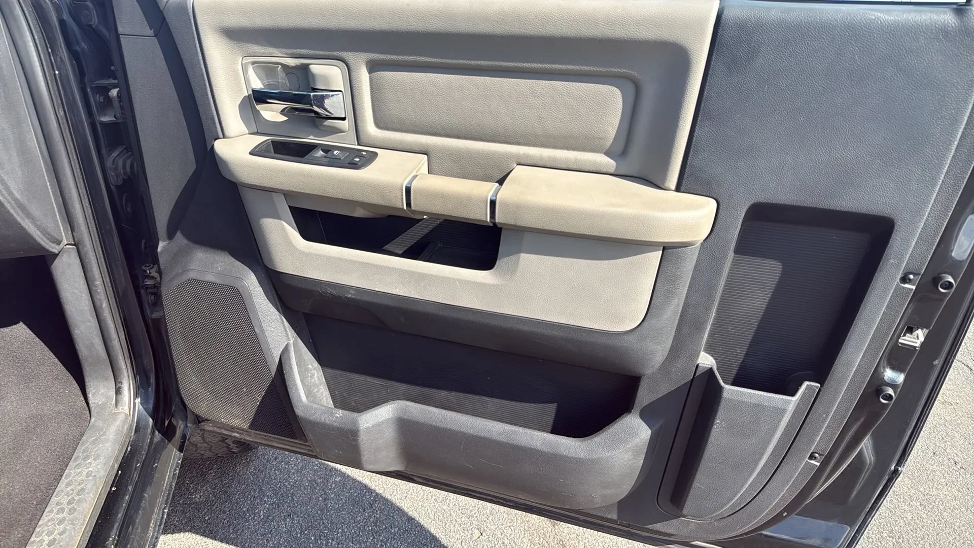Used 2012 RAM 1500 Classic SLT AWD/4WD image 11