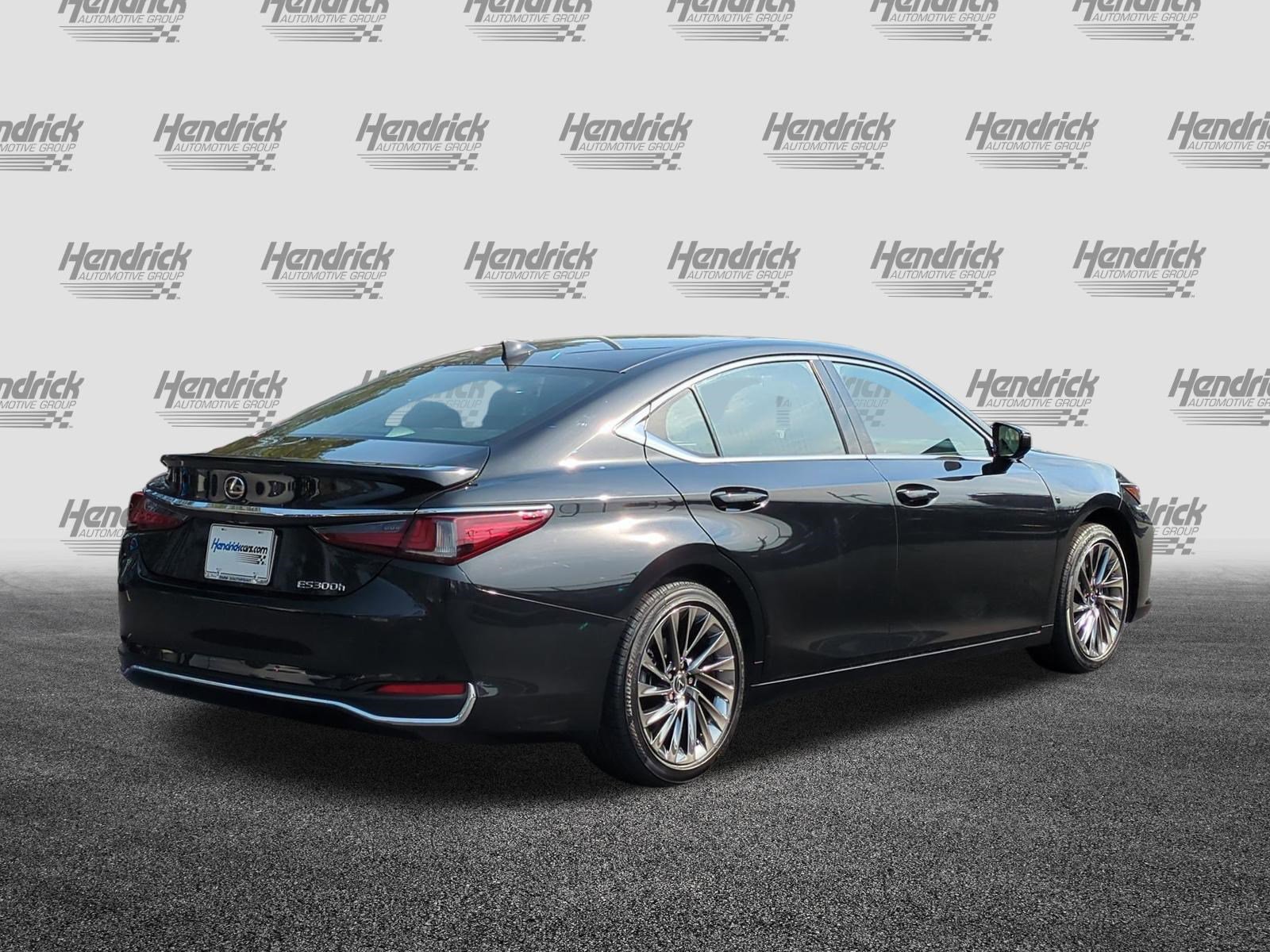 Used 2024 Lexus ES 300h w/ Technology Package image 10