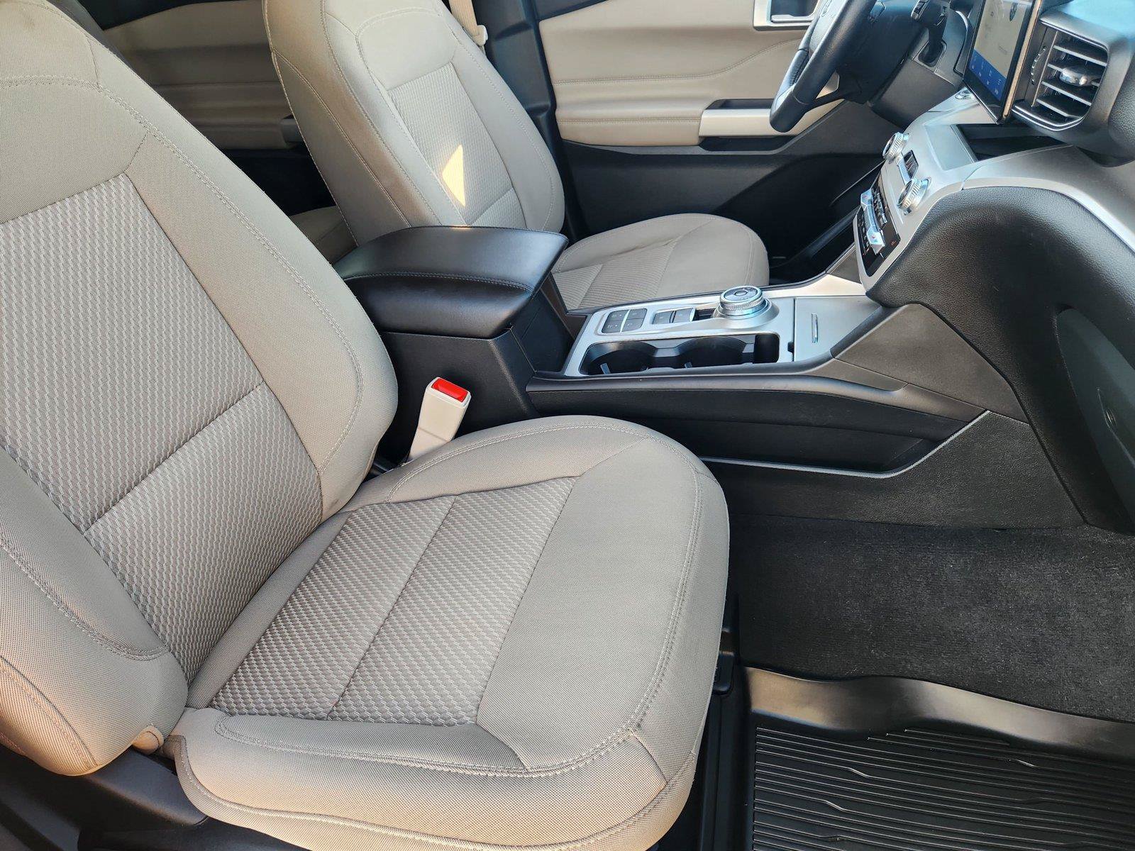 Used 2023 Ford Explorer XLT RWD image 12