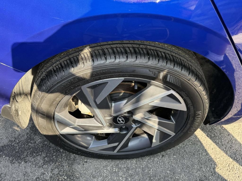 Certified 2025 Hyundai Elantra Sport FWD image 8