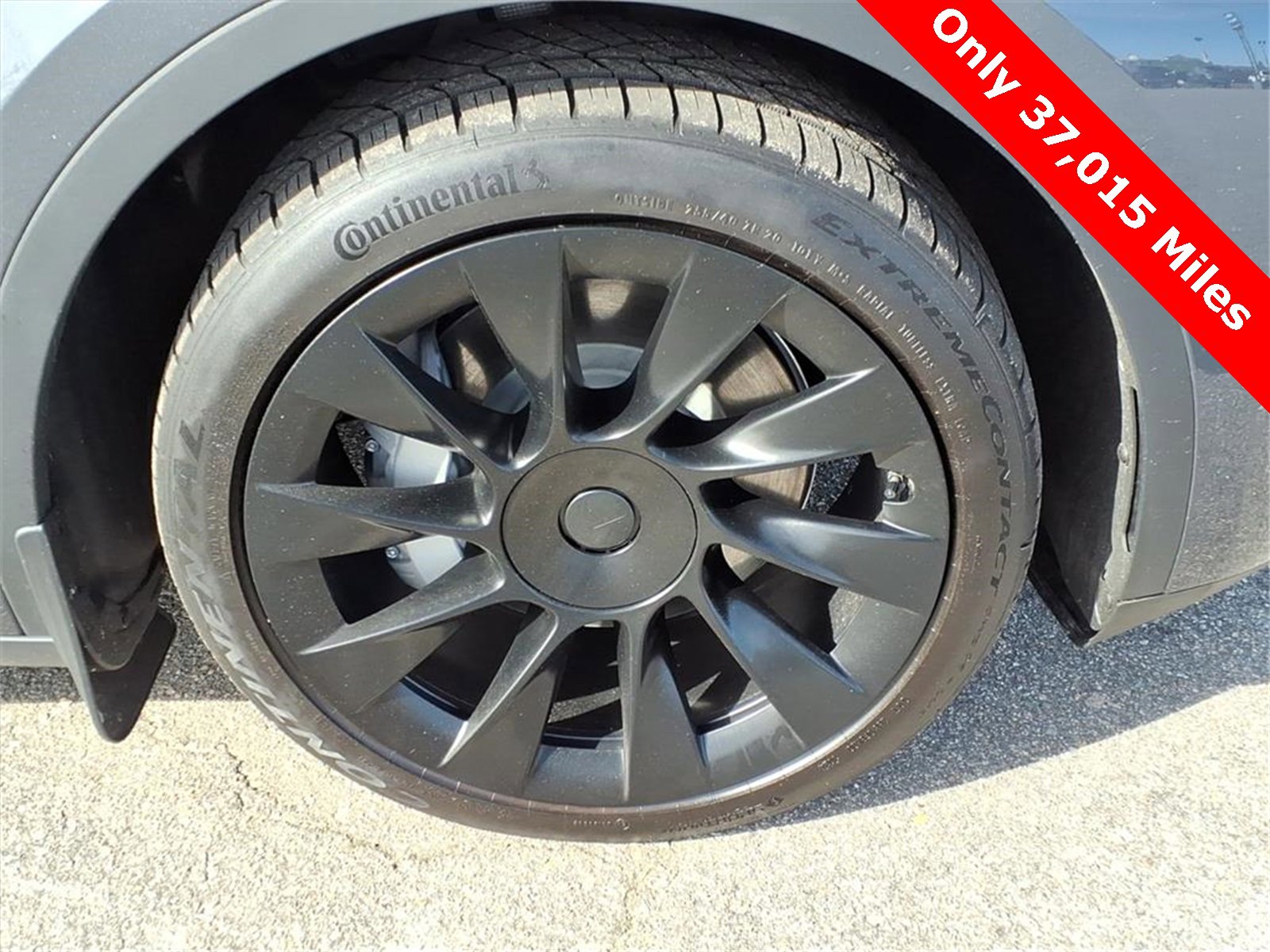 Used 2022 Tesla Model Y Long Range image 9