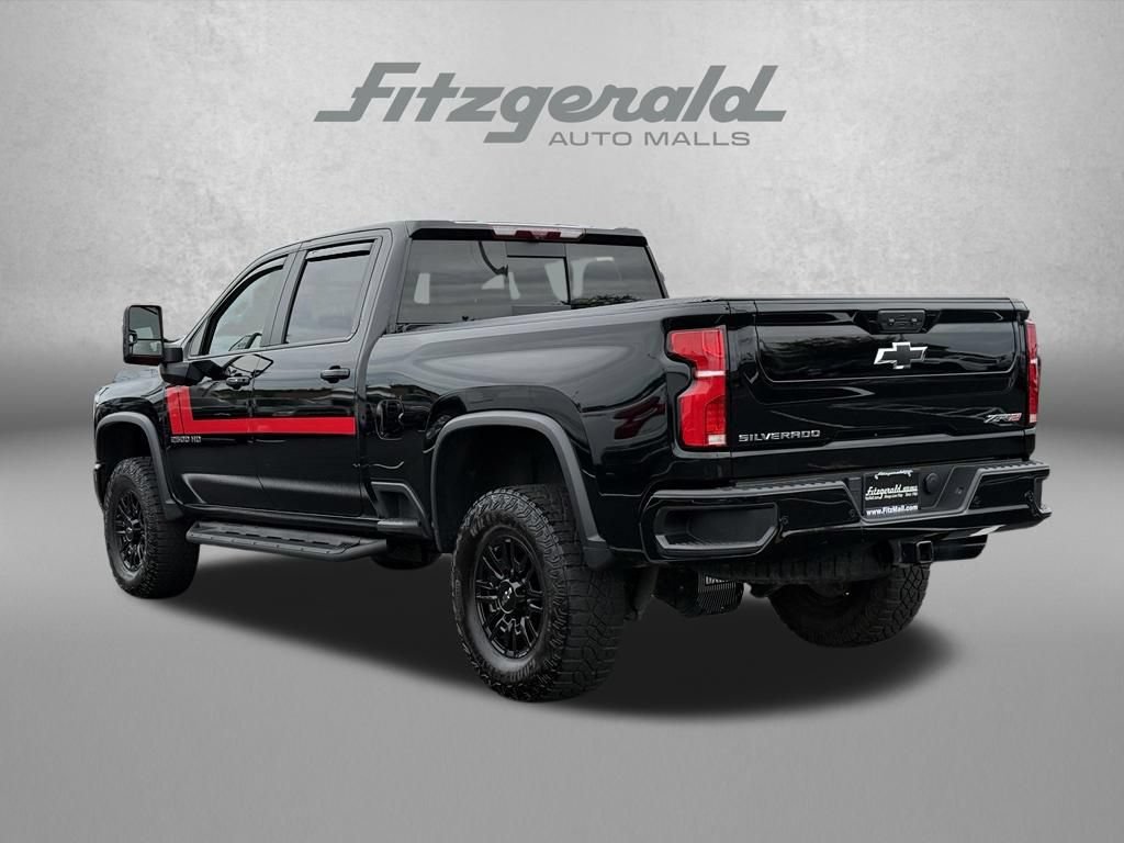 Used 2024 Chevrolet Silverado 2500 ZR2 w/ Technology Package AWD/4WD image 9