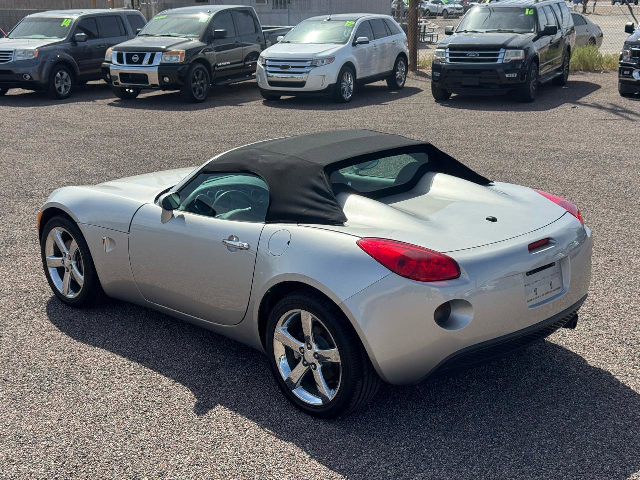 Used 2006 Pontiac Solstice Convertible w/ Premium Package RWD image 13
