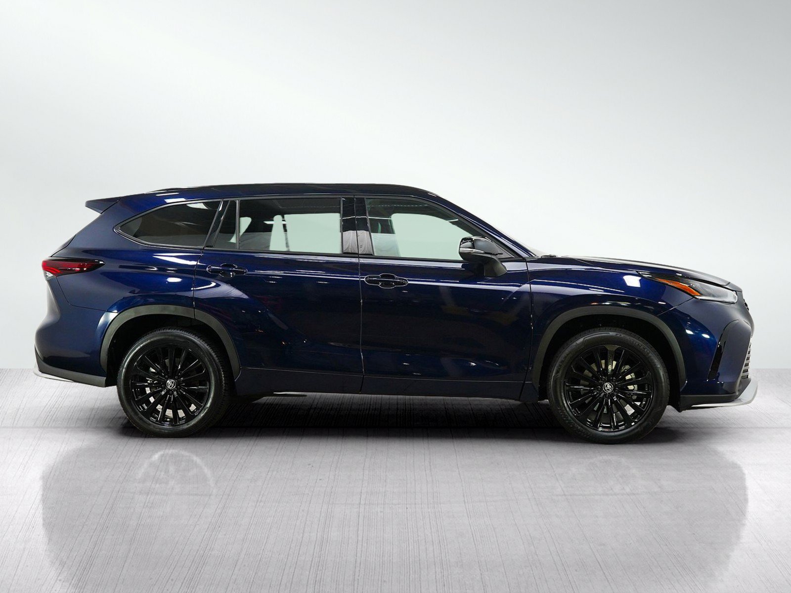 Used 2025 Toyota Highlander XSE AWD/4WD image 6