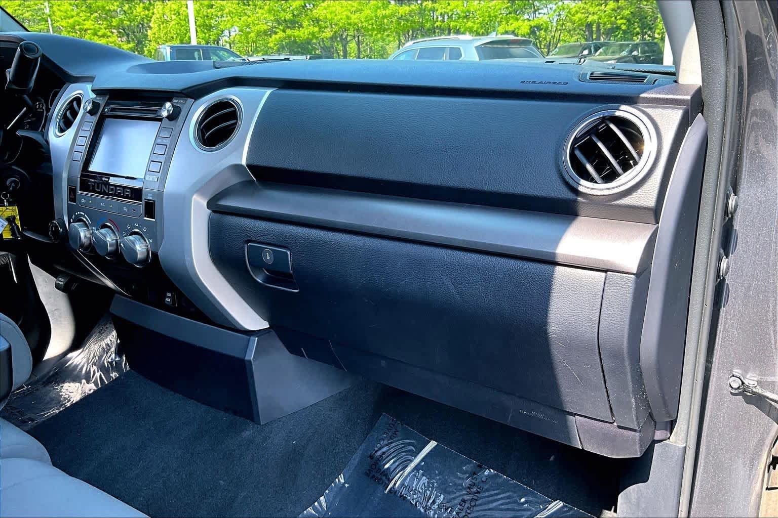 Used 2018 Toyota Tundra SR5 AWD/4WD image 18