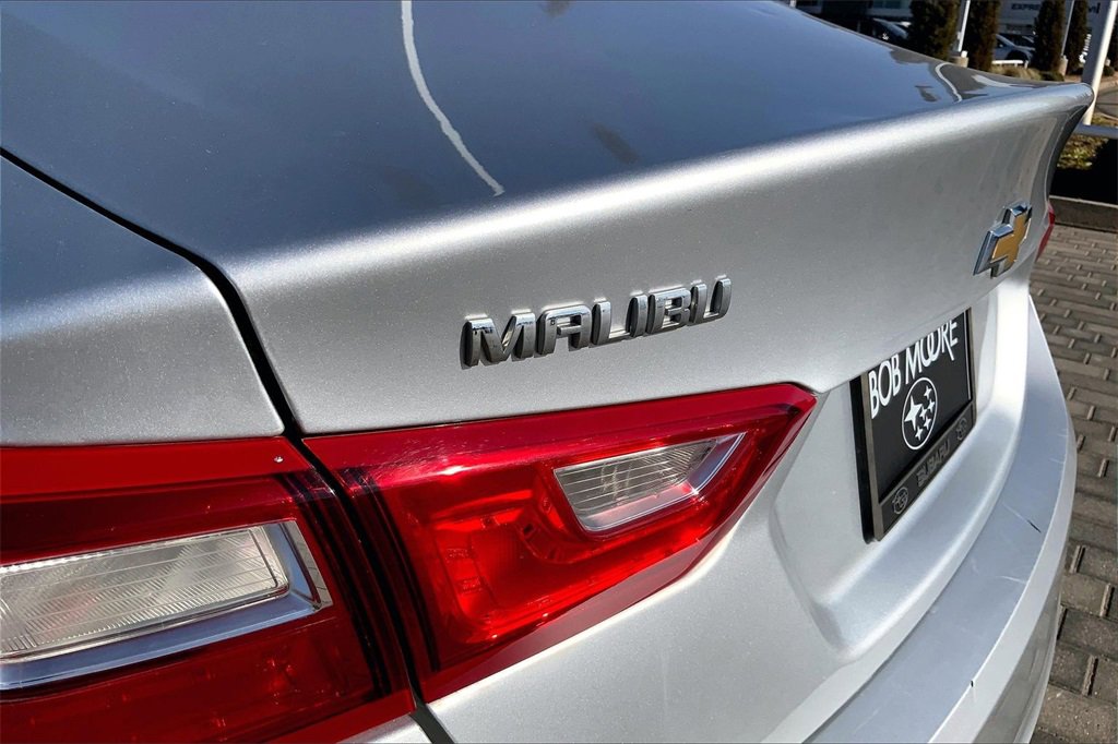 Used 2017 Chevrolet Malibu LT image 24