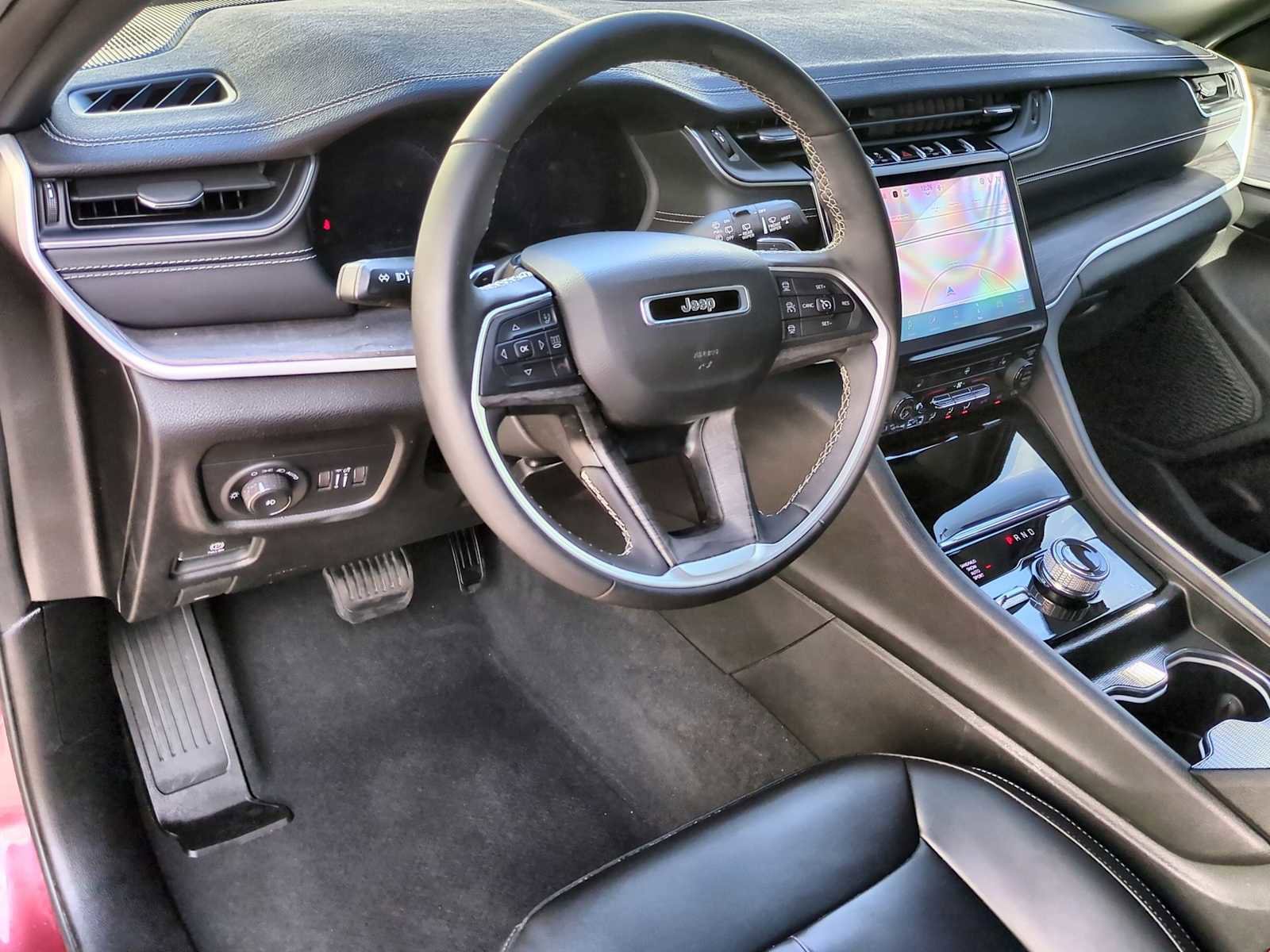 Used 2024 Jeep Grand Cherokee Limited image 10