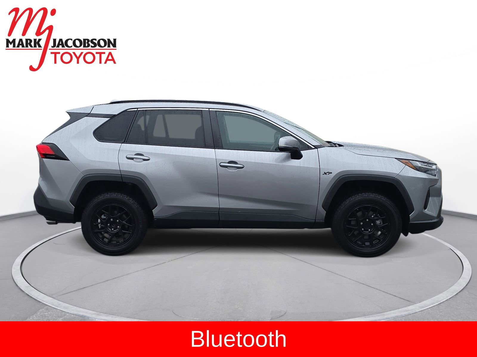 Used 2022 Toyota RAV4 XLE image 6