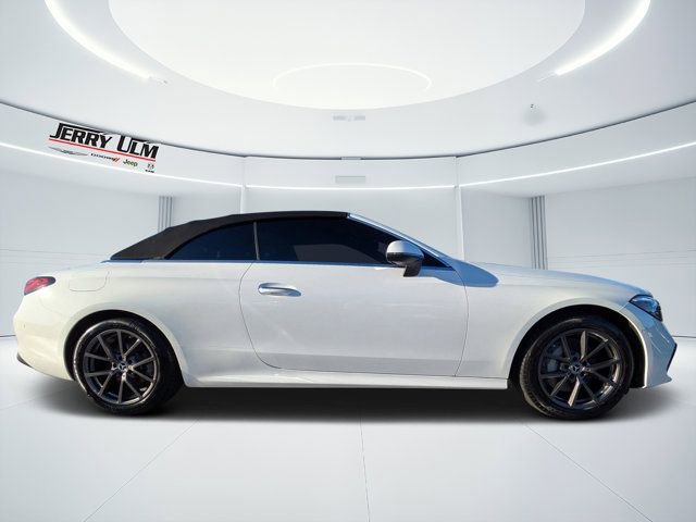 Used 2026 Mercedes-Benz CLE 300 4MATIC Cabriolet image 2