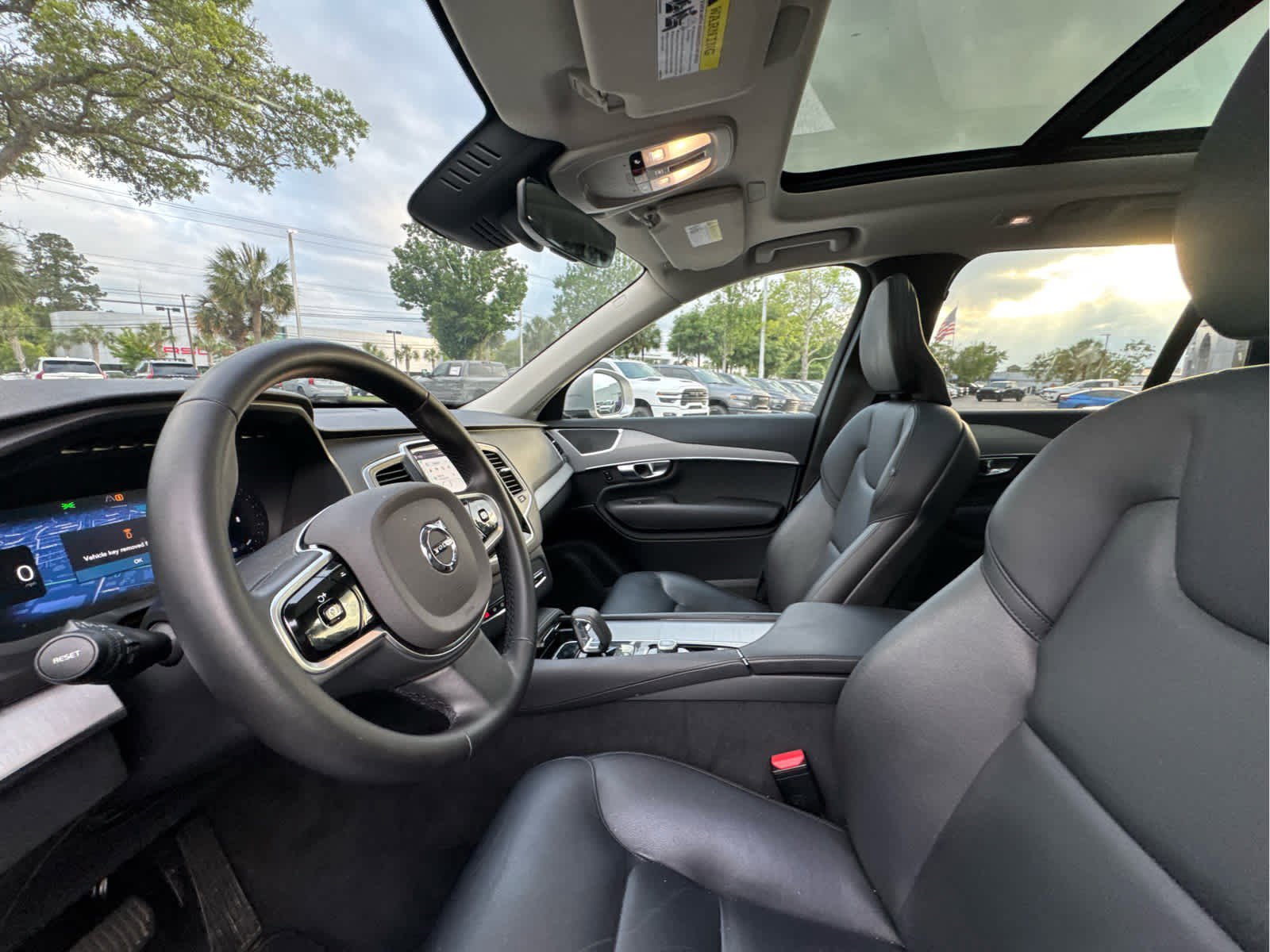 Certified 2025 Volvo XC90 B5 Core AWD/4WD image 35