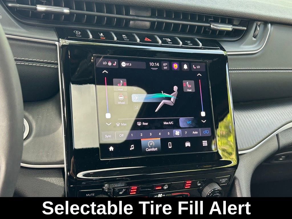 Certified 2024 Jeep Grand Cherokee Altitude image 23