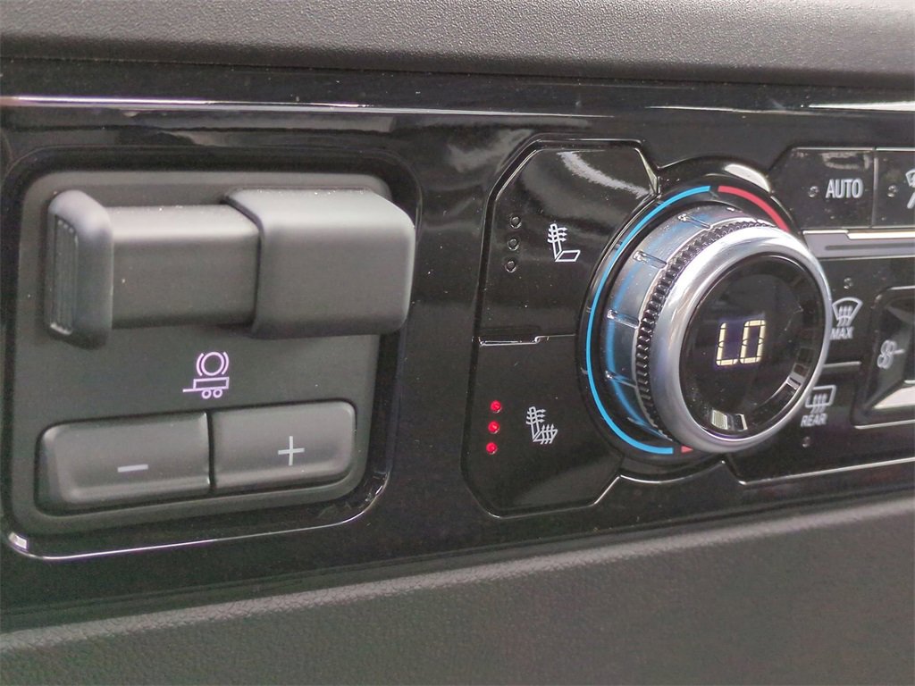 Used 2025 GMC Sierra 1500 Elevation image 23