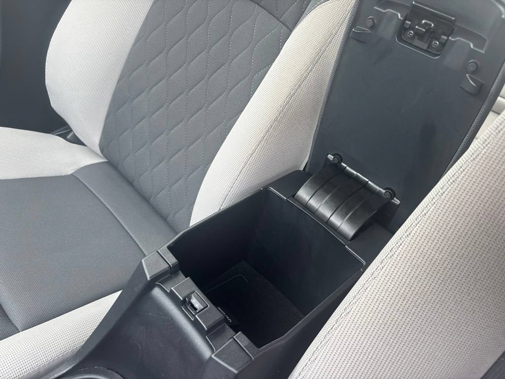 Used 2023 Toyota Corolla LE FWD image 31