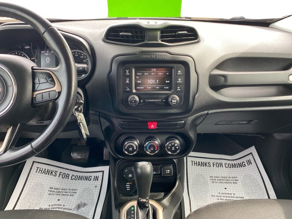 Used 2015 Jeep Renegade Latitude image 15