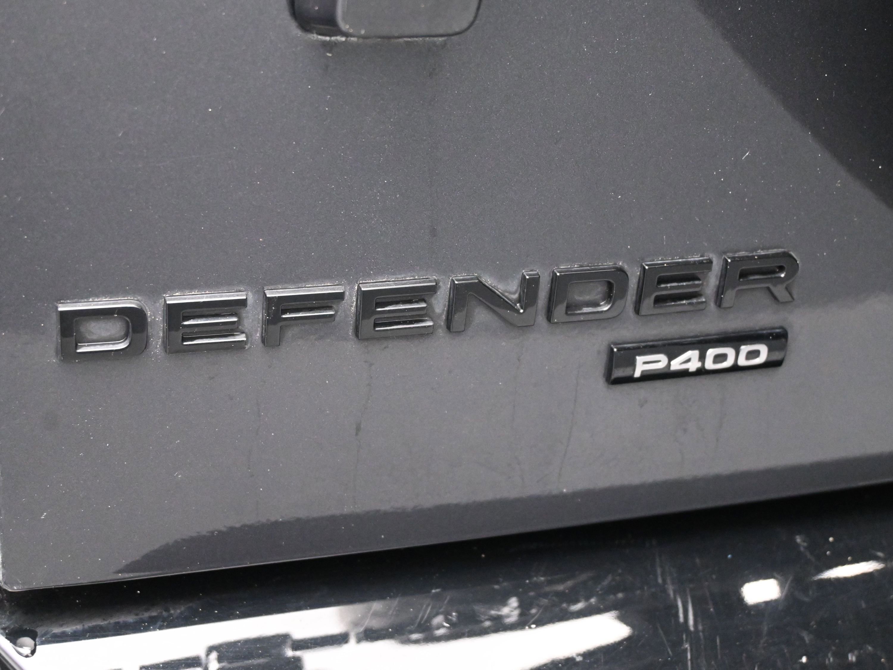 Used 2023 Land Rover Defender 110 X-Dynamic SE image 8