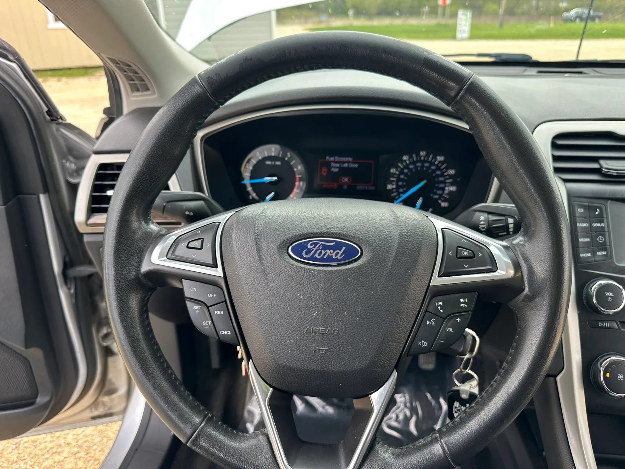 Used 2013 Ford Fusion SE FWD image 17