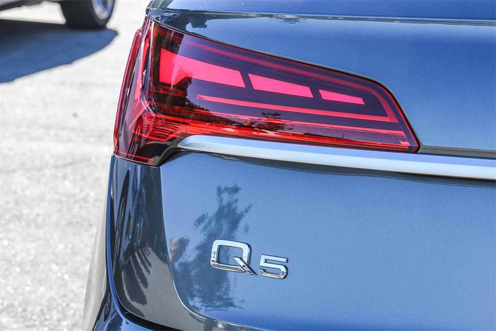 Used 2022 Audi Q5 2.0T Premium image 11