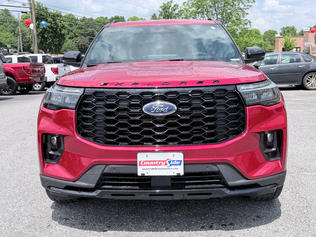 Used 2025 Ford Explorer ST-Line w/ ST-Line Street Pack AWD/4WD image 3