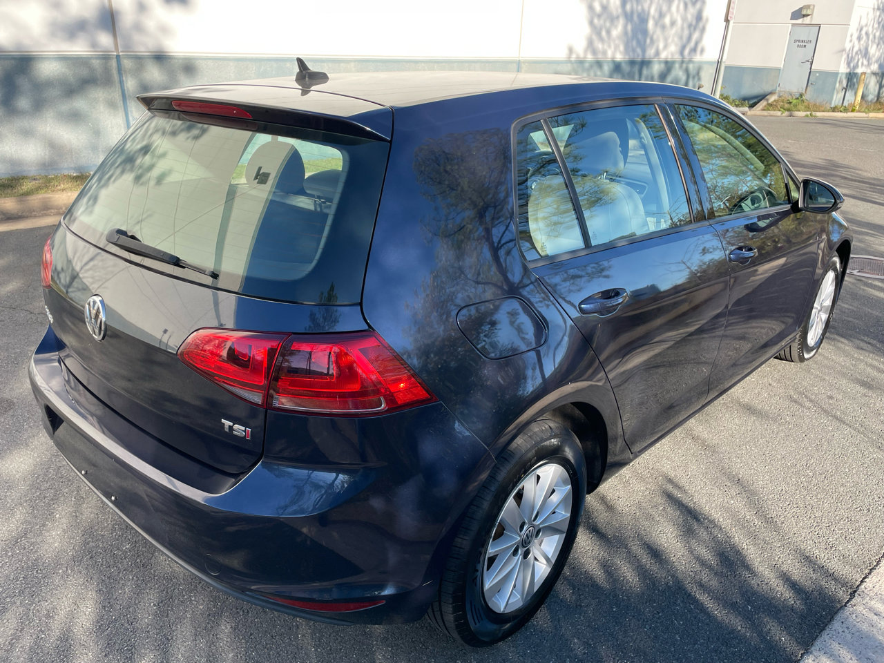 Used 2015 Volkswagen Golf S image 4