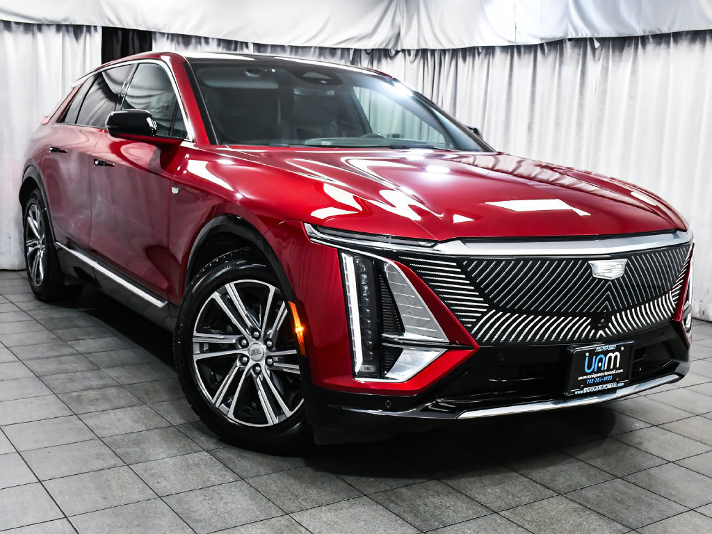 Used 2024 Cadillac Lyriq Luxury AWD/4WD image 3