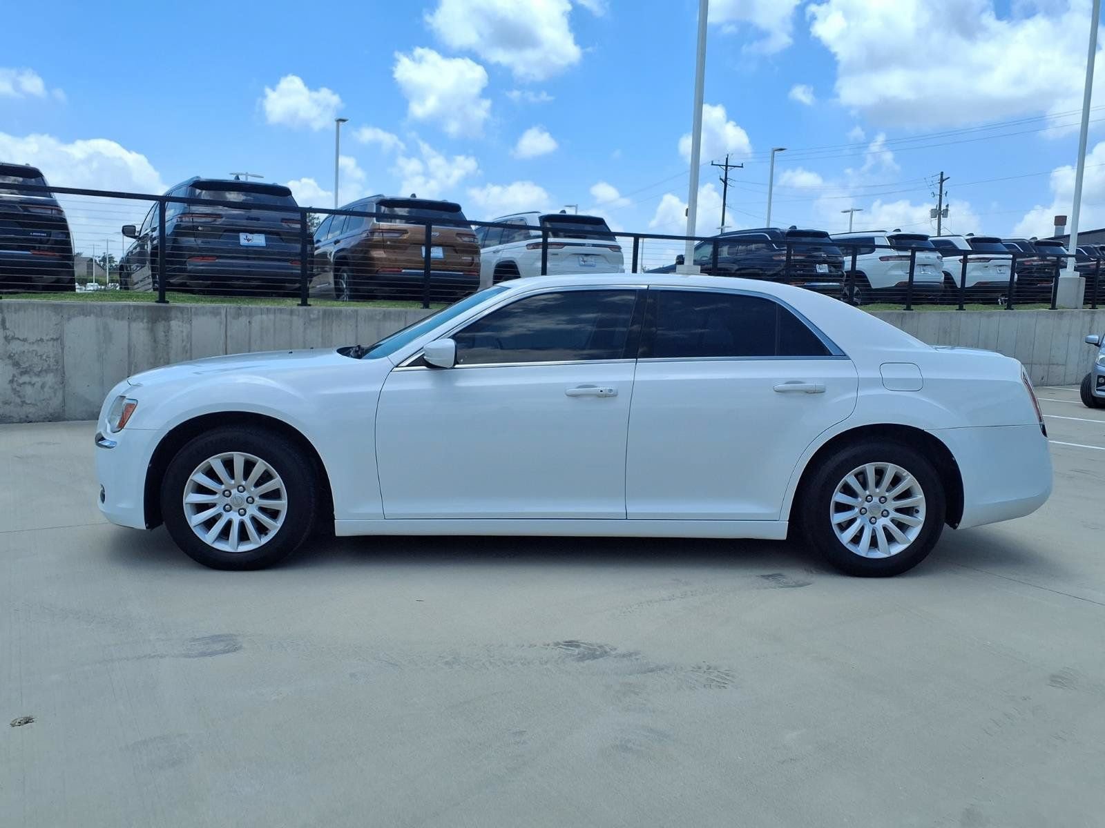 Used 2014 Chrysler 300 RWD image 8