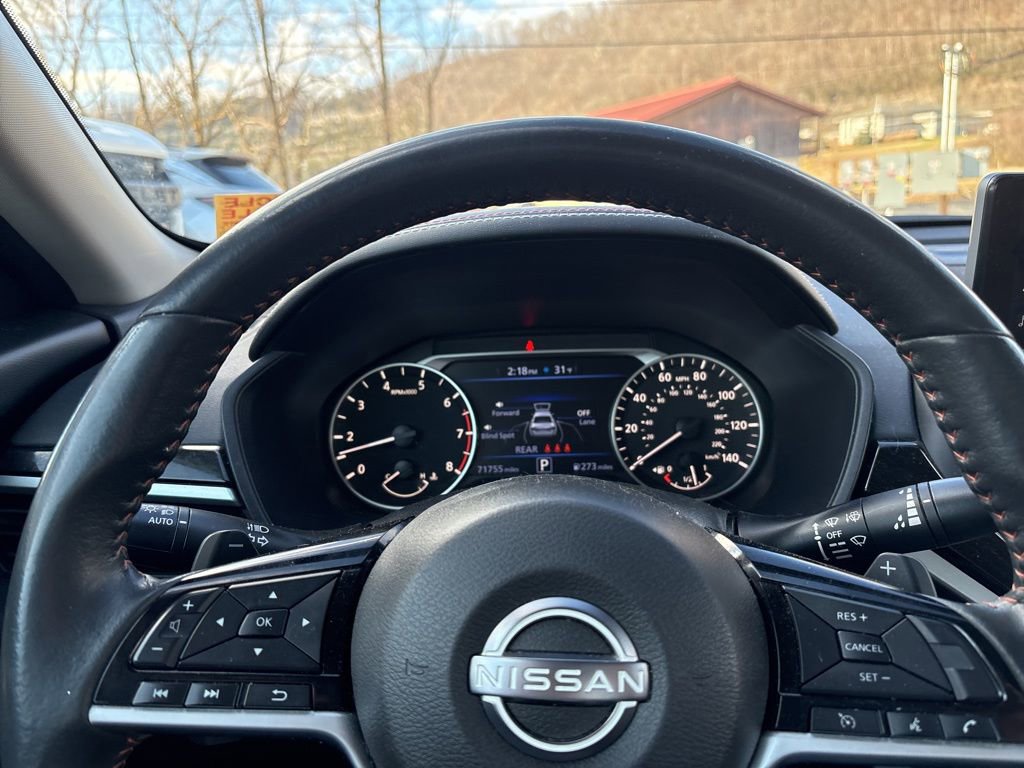 Used 2023 Nissan Altima 2.5 SR w/ SR Premium Package image 14