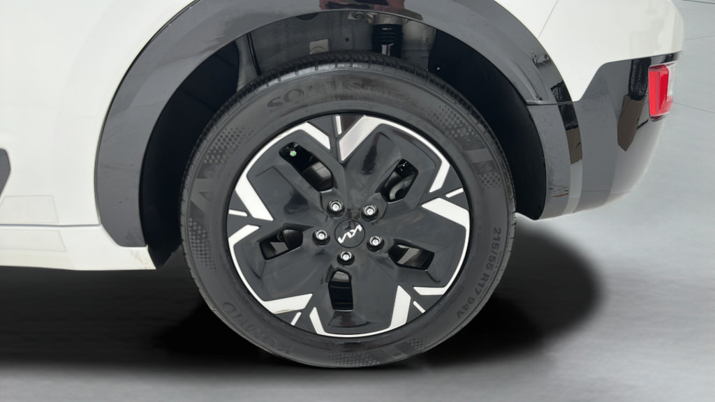 Used 2024 Kia Niro Wind w/ Wind Preserve Package FWD image 8