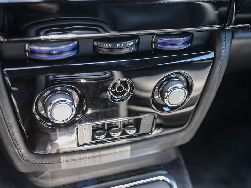 Used 2010 Rolls-Royce Phantom Coupe RWD image 40