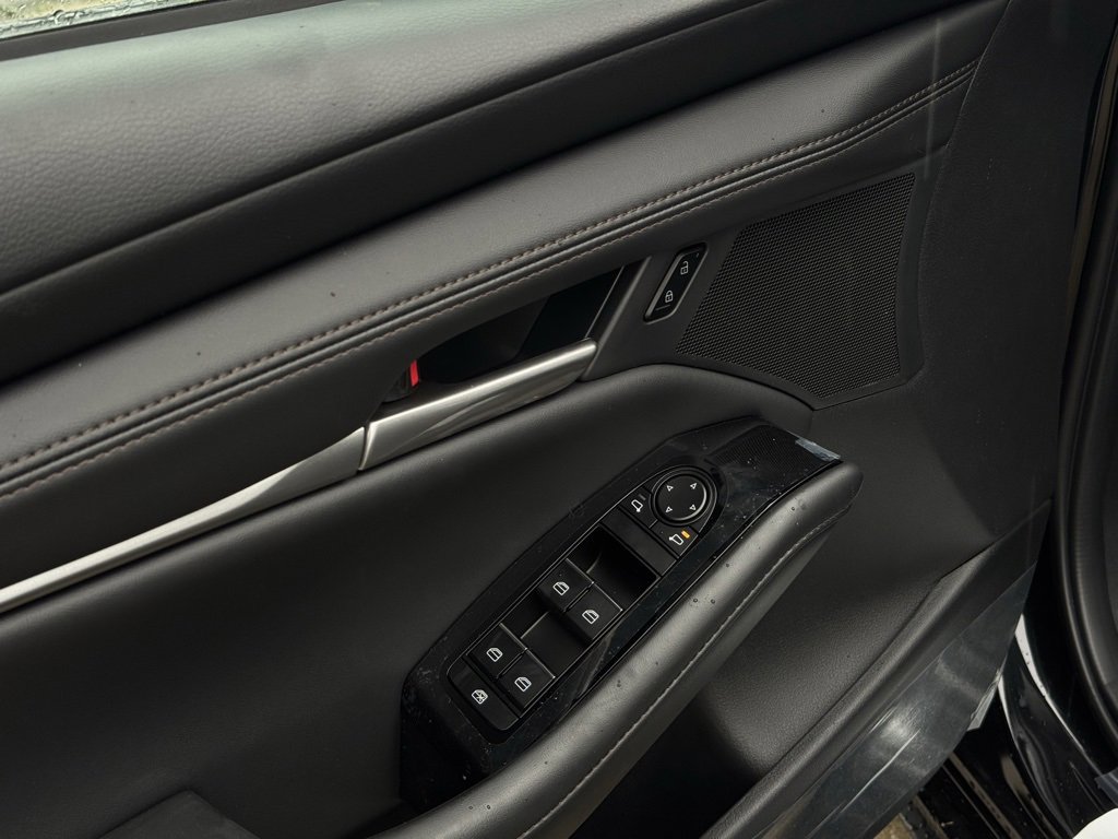 New 2025 MAZDA MAZDA3 s image 17