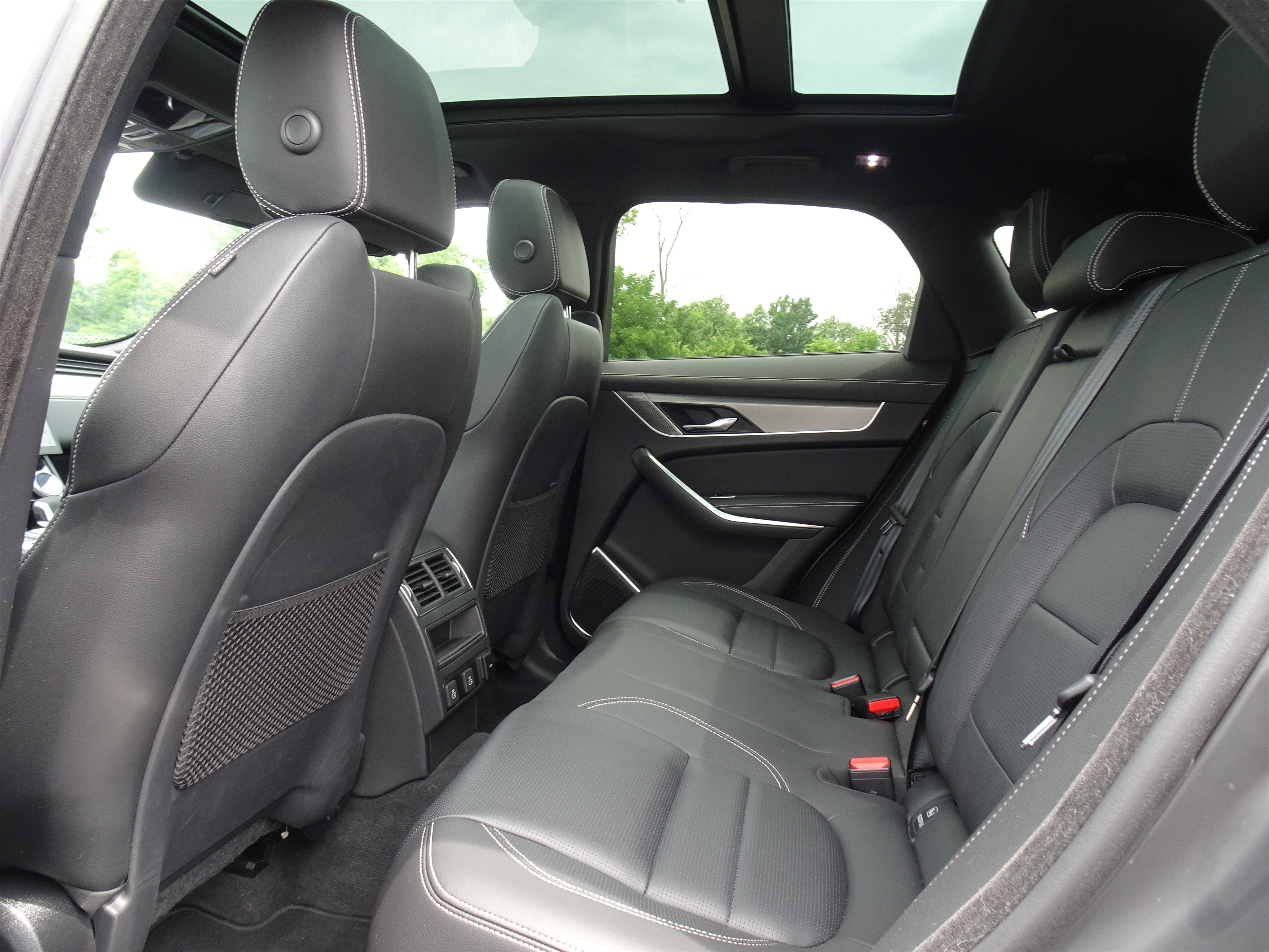 New 2025 Jaguar F-PACE R-Dynamic S AWD/4WD image 21