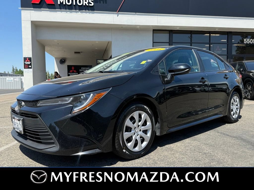 Used 2025 Toyota Corolla LE FWD image 6