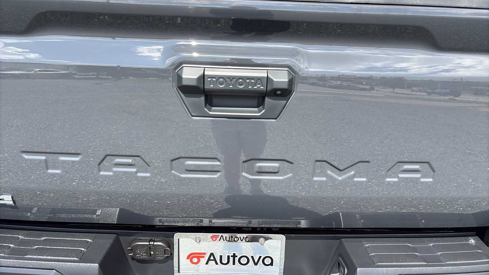 Used 2025 Toyota Tacoma SR AWD/4WD image 13