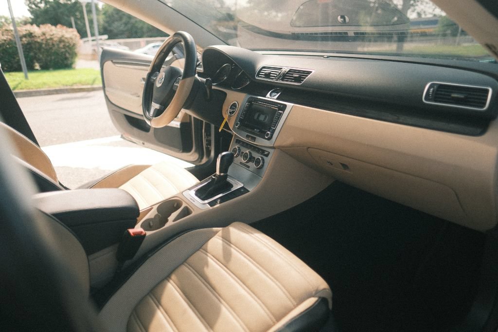 Used 2013 Volkswagen CC Executive AWD/4WD image 18