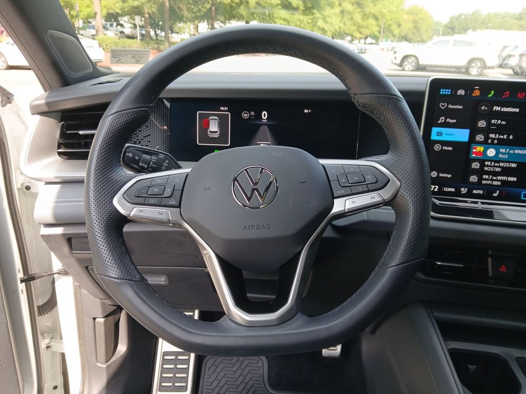 Used 2026 Volkswagen Tiguan SE R-Line FWD image 16